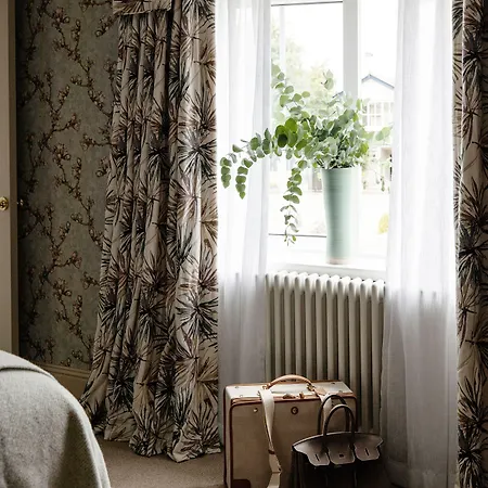 The Station House 3*