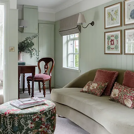 The Station House מלון